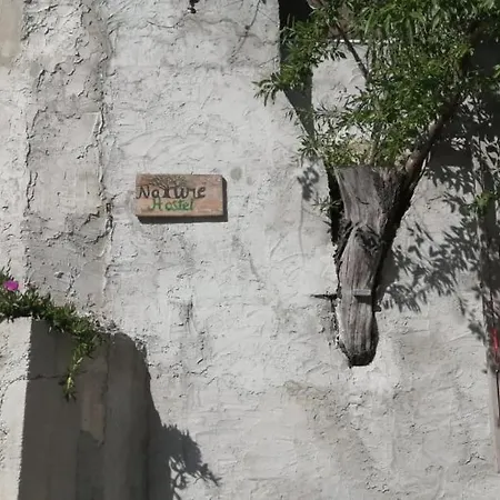 Nature Hostel Λα Σιοτά